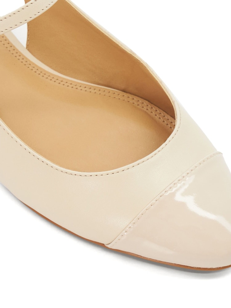 Cream - Dune London čevlji Mary Jane s kapo in paščkom čez peto Hayes - Slika 7 iz 7 Cream - Dune London čevlji Mary Jane s kapo in paščkom čez peto Hayes - Slika 7 iz 7