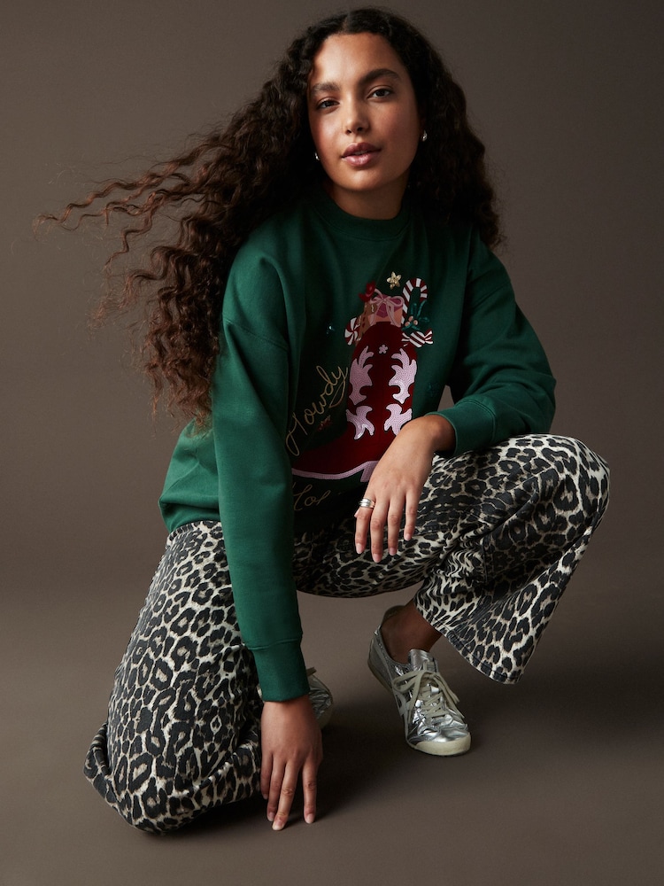 Forest Green/Pink/Red Novelty Christmas Fun Graphic Stocking Cowboy Boot Crew Neck Sweatshirt - Image 3 of 7