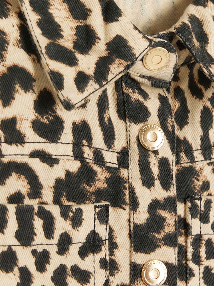 فستان قميص بطبعة فهد للبنات من River Island - صورة 3 من 3