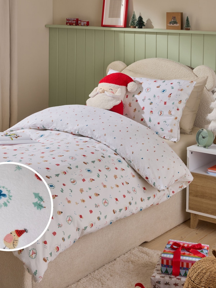 White Brushed Santa Icon Christmas Duvet Cover and Pillowcase Set - Image 8 of 8