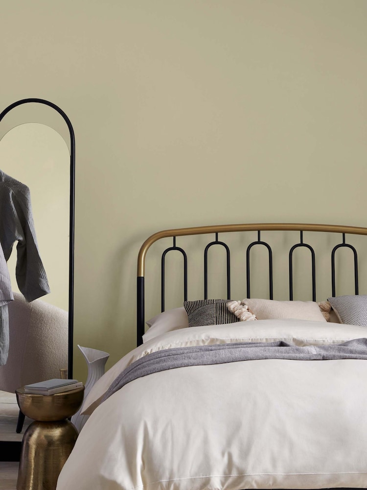 Mid Cool Beige Ultimate Multi-Surface 2.5L Paint - Image 1 of 5