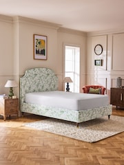 Nina Campbell Green Lowndes Bed Upholstered - Image 2 of 7