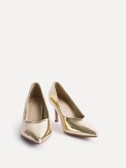 Guld - Linzi Sofia Bred passform V Cut Vamp Pumps - Bild 3 av 5