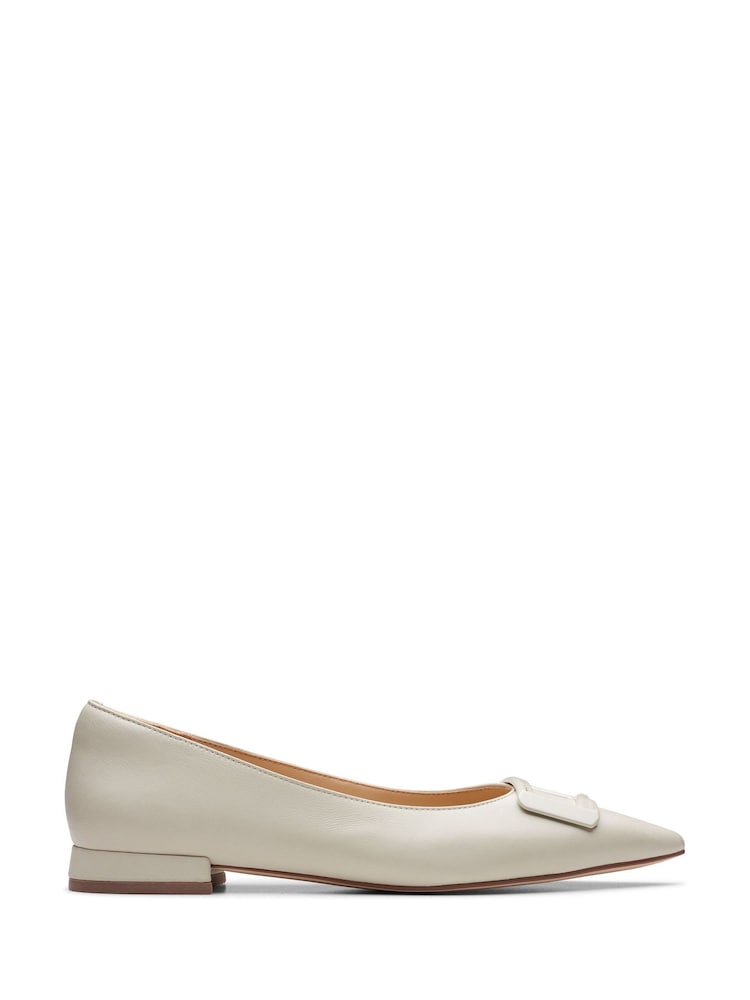 Clarks Cream Leather Sensa15 Lux Shoes - Image 1 of 8