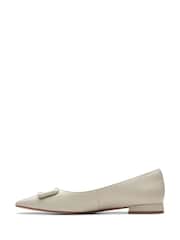 Clarks Cream Leather Sensa15 Lux Shoes - Image 2 of 8