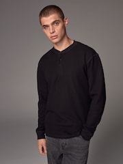 Czarny prążkowany - Textured Long Sleeve Grandad T-Shirt - Image 1 of 7