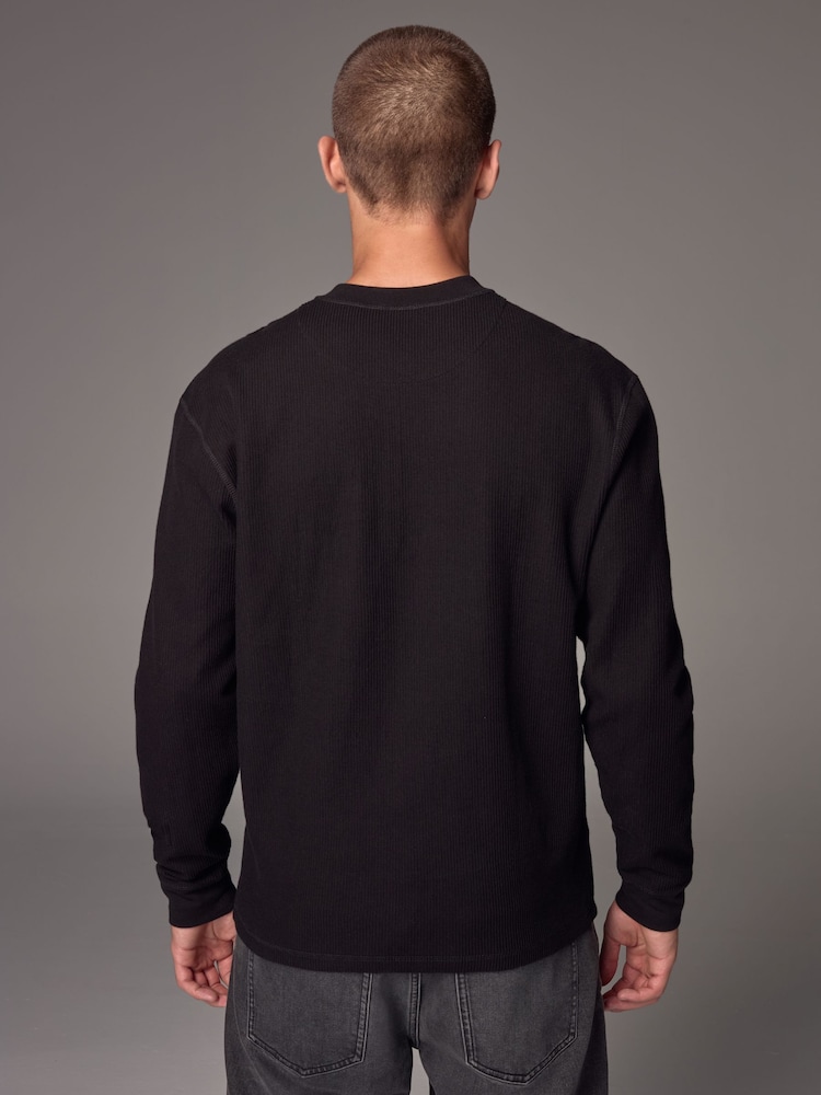 Czarny prążkowany - Textured Long Sleeve Grandad T-Shirt - Image 3 of 7