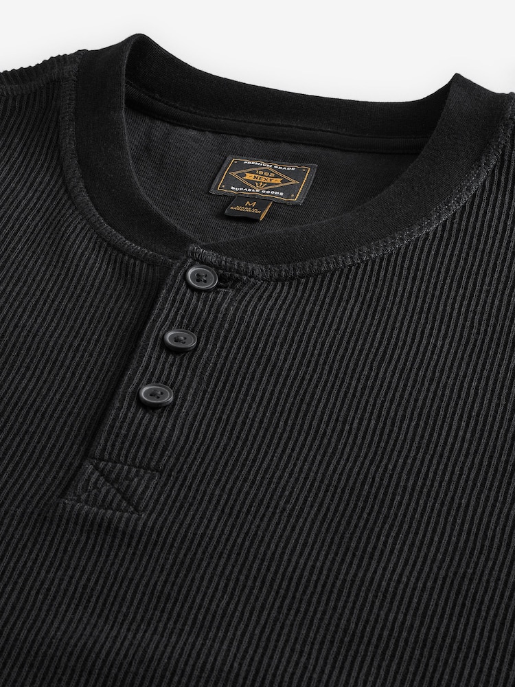 Czarny prążkowany - Textured Long Sleeve Grandad T-Shirt - Image 6 of 7