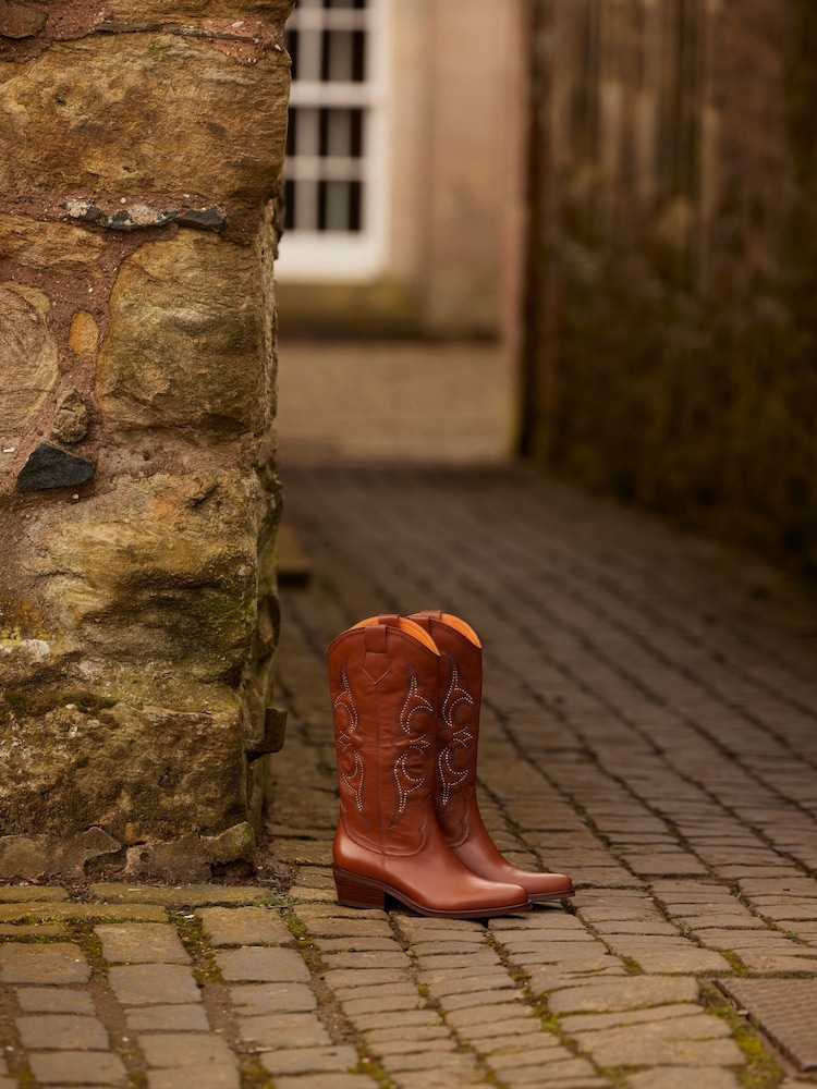 Penelope Chilvers Silvestre Stud Cowboy Brown Boots - Image 8 of 8