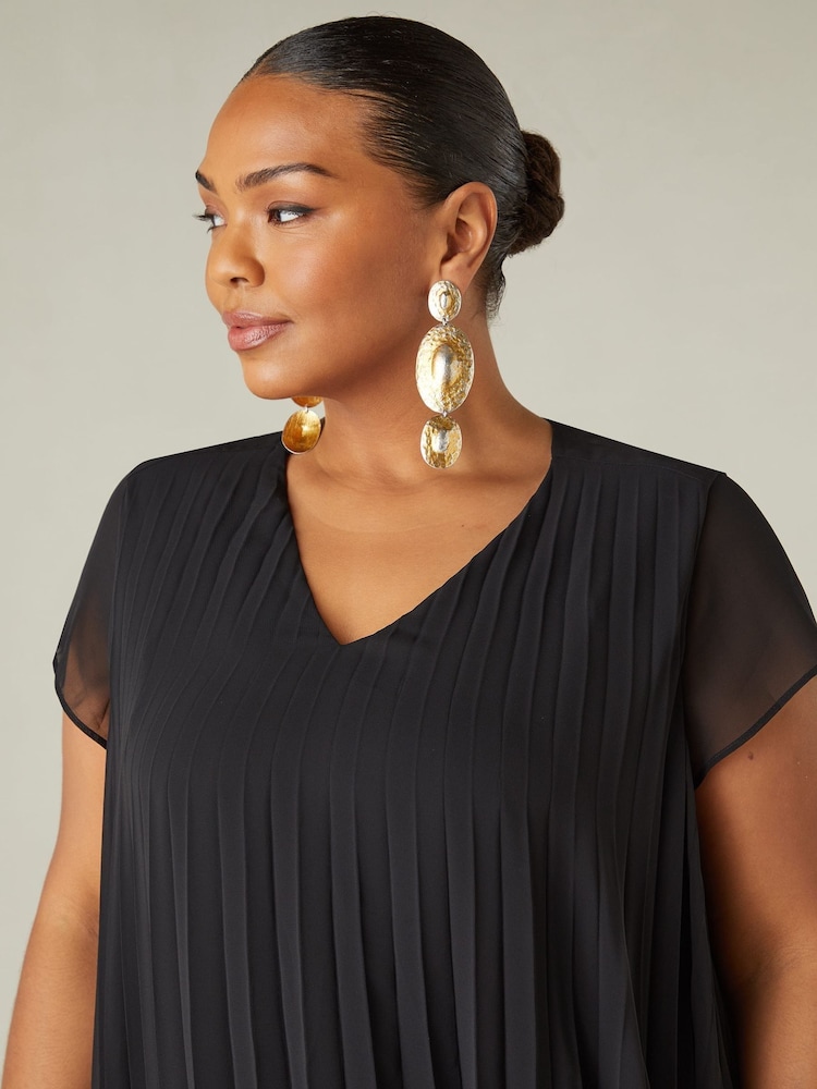 Live Unlimited Black Curve Chiffon Pleated Midi Dress - Image 2 of 5 Live Unlimited Black Curve Chiffon Pleated Midi Dress - Image 2 of 5