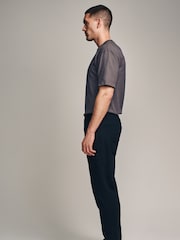 Black Solid Regular Tapered Fit Classic Stretch Jeans - Image 3 of 8