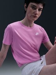 Nike Sportswear Club Essentials T-Shirt - Bild 5 von 5
