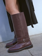 Burgundy Red Leather - Forever Comfort® Buckle Detail Rider Boots - Imagen 4 de 11