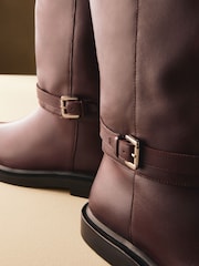 Burgundy Red Leather - Forever Comfort® Buckle Detail Rider Boots - Imagen 8 de 11
