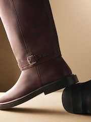 Burgundy Red Leather - Forever Comfort® Buckle Detail Rider Boots - Imagen 9 de 11