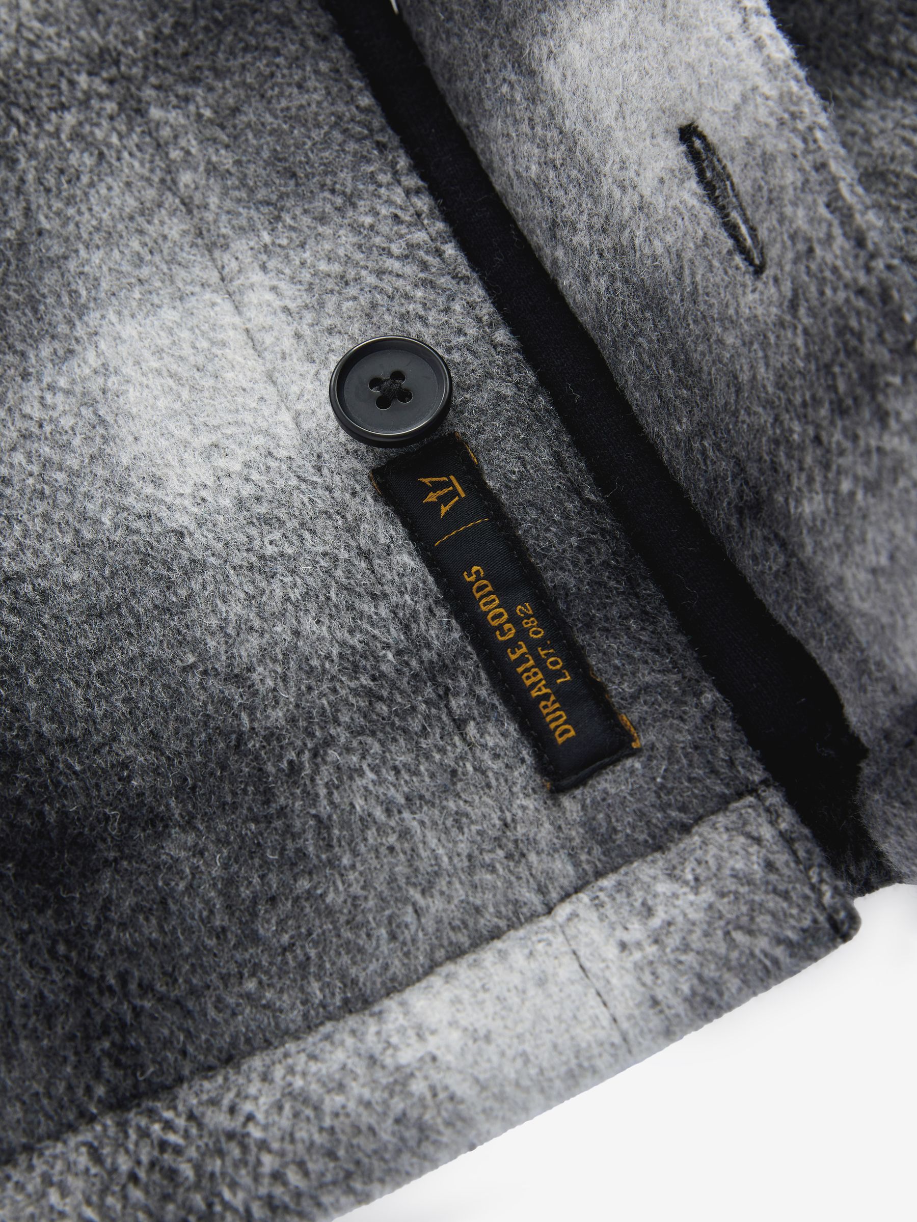 Next：日本 グレー オンブル - チェック フード付きボア裏地シャツ