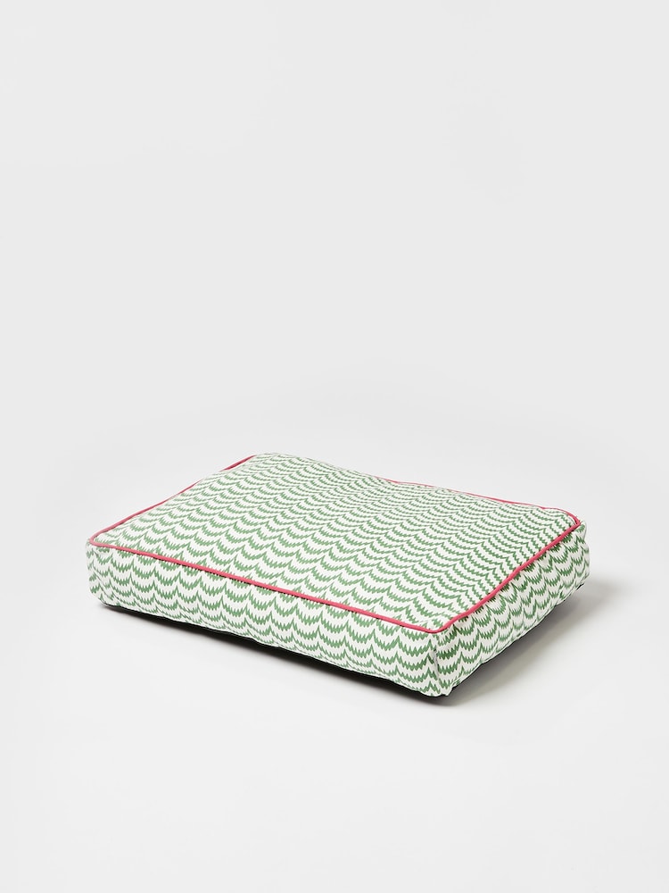 Oliver Bonas Green/White Wavy Pet Medium Bed - Image 2 of 4