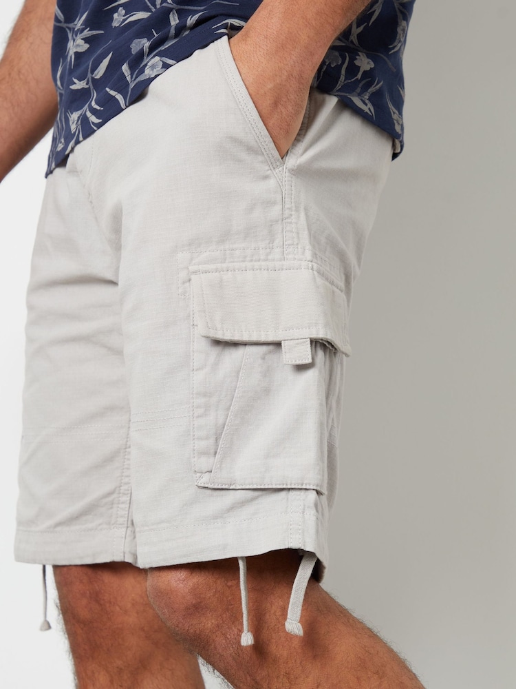 Threadbare Ecru 100% Cotton Cargo Shorts - Image 4 of 4