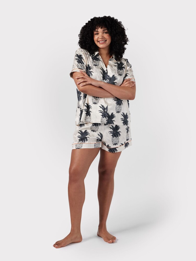 Chelsea Peers Cream Curve Satin Jacquard Pineapple Short Pyjama Set - Image 1 of 5