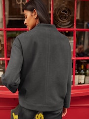 Grau - Lange, angeraute Bomberjacke mit Print - Bild 3 von 7
