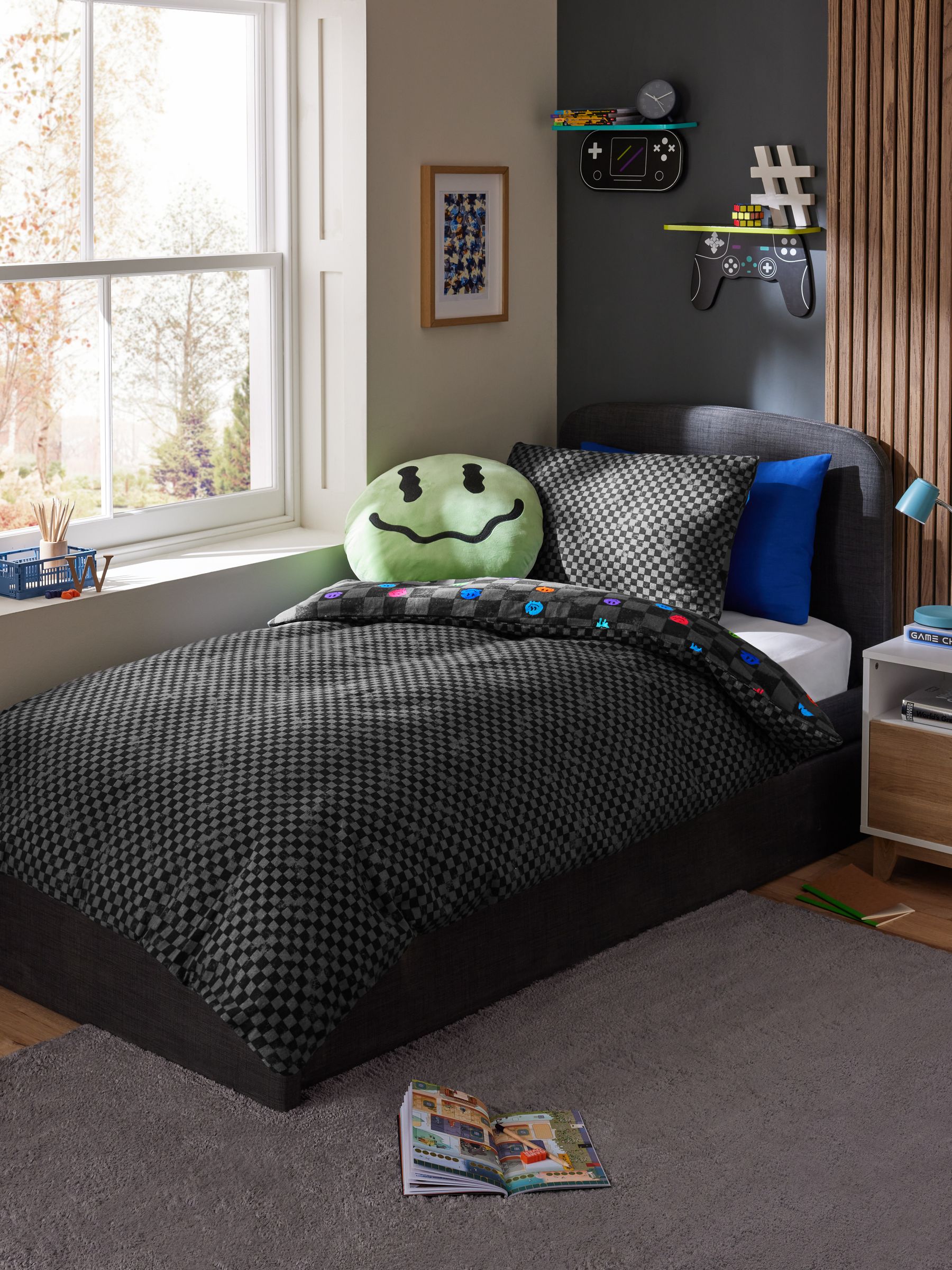 Next Black White Checkerboard Happy Face Supersoft Brushed 100 Cotton Duvet Cover and Pillowcase Set