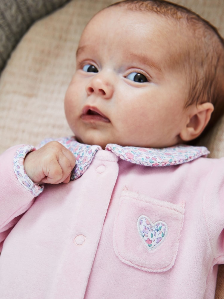 JoJo Maman Bébé Velour Sleepsuit - Bild 2 von 6 JoJo Maman Bébé Velour Sleepsuit - Bild 2 von 6