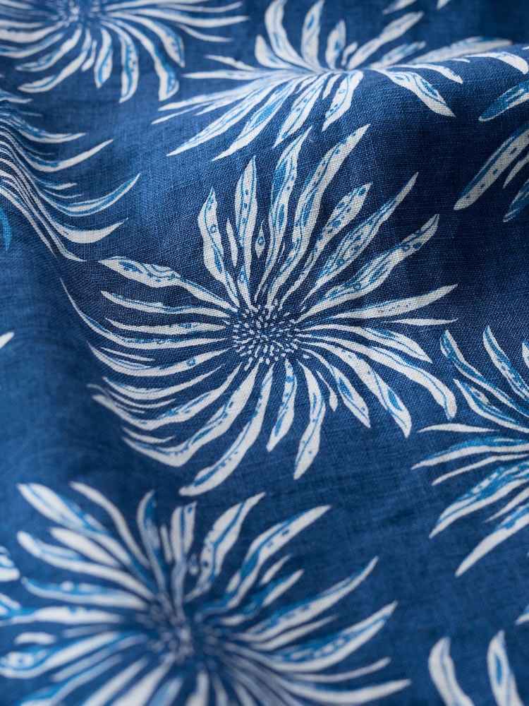 Seasalt Cornwall Blue 100% Linen Lighthouse Station Vest - Image 5 of 5