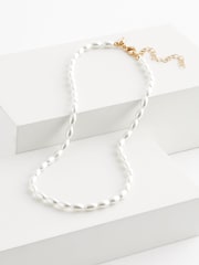 White Pearl Effect Short Necklace - Image 3 of 4