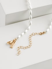 White Pearl Effect Short Necklace - Image 4 of 4