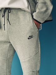 Nike Grey Tech Fleece Joggers - Image 5 of 6