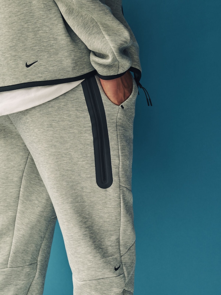 Nike Grey Tech Fleece Joggers - Image 6 of 6