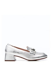 srebrna (barva); srebro - Moda in Pelle Fenet Soft Square Toe Heeled Snaffle Trim Loafers - Slika 1 iz 4
