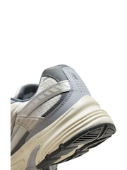 Nike White/Grey Initiator Trainers - Image 9 of 9