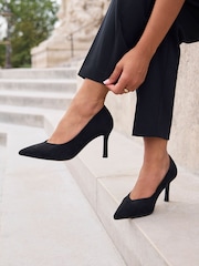 Svart - Linzi Sofia Bred passform V Cut Vamp Pumps - Bild 1 av 5