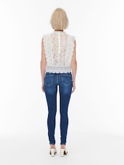 Only Bluse mit Spitze und Rüschen - Bild 3 von 5
