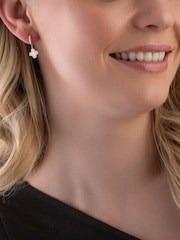 Beaverbrooks 9ct Gold Mother of Pearl Clover Hoop Earrings - Image 5 of 6