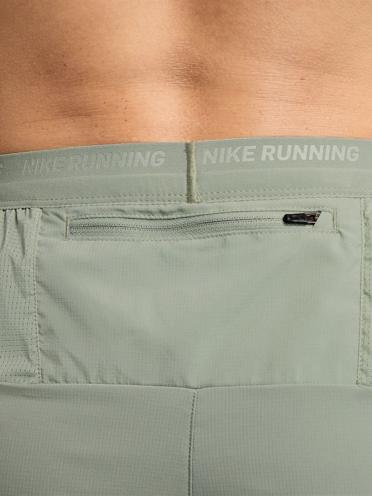 Nike Jade Horizon Dri-FIT Stride 7 Inch Running Shorts - Image 4 of 5