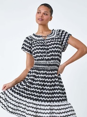 Roman Black Zig Zag Border Print Shirred Dress - Image 4 of 5
