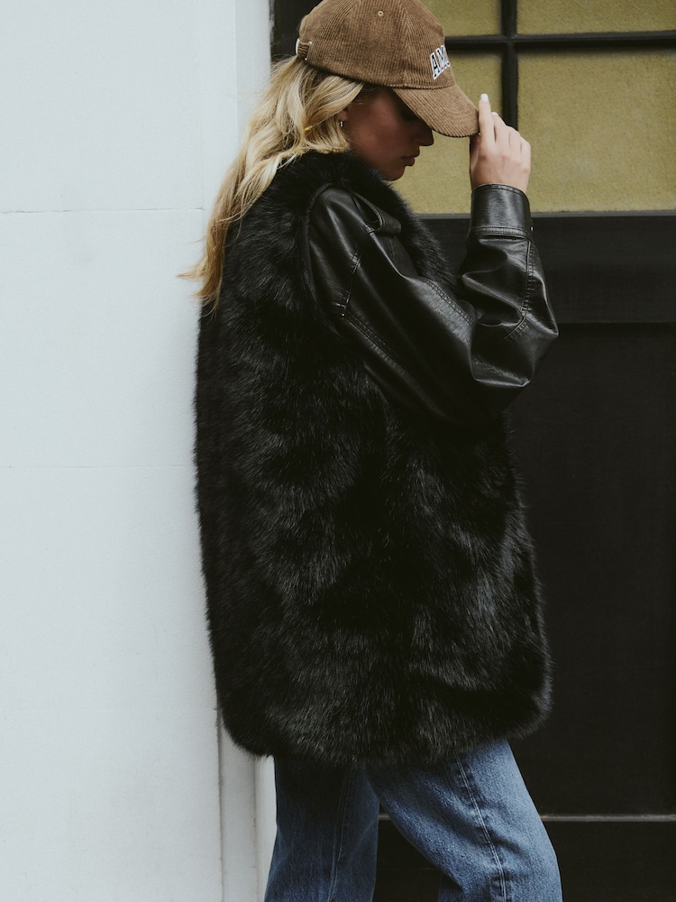 Black Longline Faux Fur Gilet - Image 4 of 8