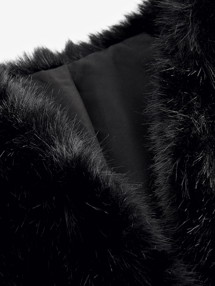 Black Longline Faux Fur Gilet - Image 7 of 8