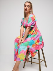 Pink - Yours Curve Gerafftes Midaxikleid mit Blümchenmuster - Bild 1 von 5