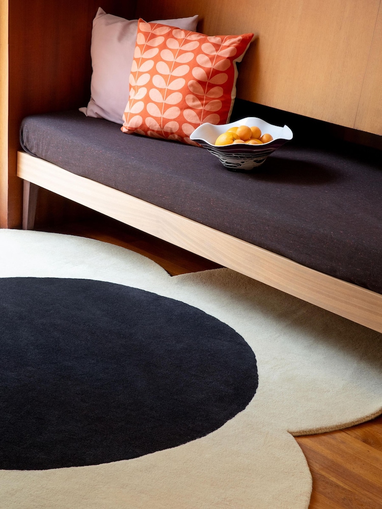 Orla Kiely Natural Flower Spot Round Rug - Image 1 of 4