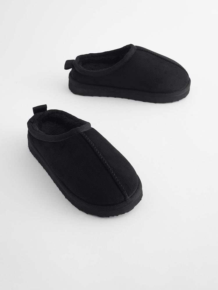 Schwarz - Flauschige Pantoffeln - Bild 1 von 5 Schwarz - Flauschige Pantoffeln - Bild 1 von 5