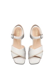 Clarks White Leather Serina35 Cross Sandals - Image 6 of 7