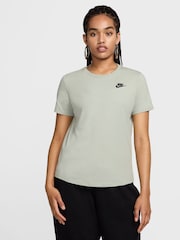Nike Sportswear Club Essentials T-Shirt - Bild 1 von 5