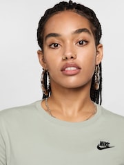 Nike Sportswear Club Essentials T-Shirt - Bild 4 von 5
