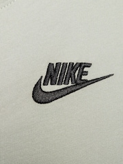Nike Sportswear Club Essentials T-Shirt - Bild 5 von 5