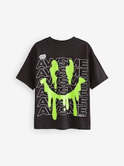 أسود Drippy بطبعة من الخلف - تي شيرت برسم كم قصير وقصّة مريحة ((3-16 عامًا) - صورة 2 من 3