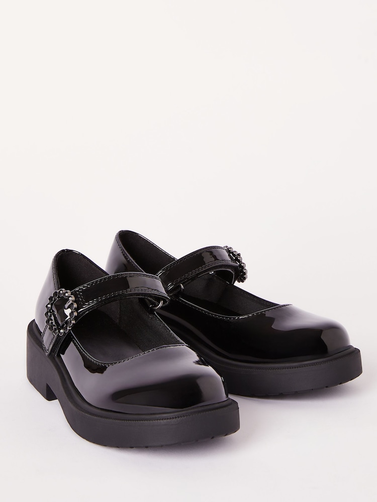 Zapato escolar tipo mercedita con hebilla gruesa y adorno de gemas de piel sintética de Lipsy - Imagen 2 de 4 Zapato escolar tipo mercedita con hebilla gruesa y adorno de gemas de piel sintética de Lipsy - Imagen 2 de 4