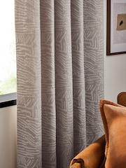 Cortinas con ojales y forro con diseño texturizado de laberinto en jacquard - Imagen 4 de 5